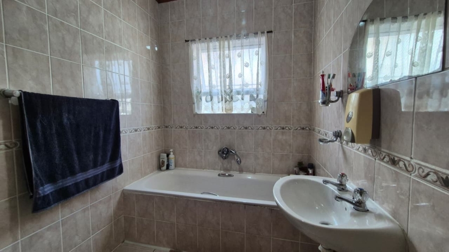 3 Bedroom Property for Sale in Langebaan North Western Cape